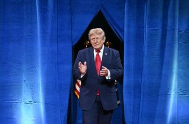 Az amerikai oktatási minisztérium kitett, majd törölt egy videót, amelyben Hitlerhez hasonlították Trumpot
