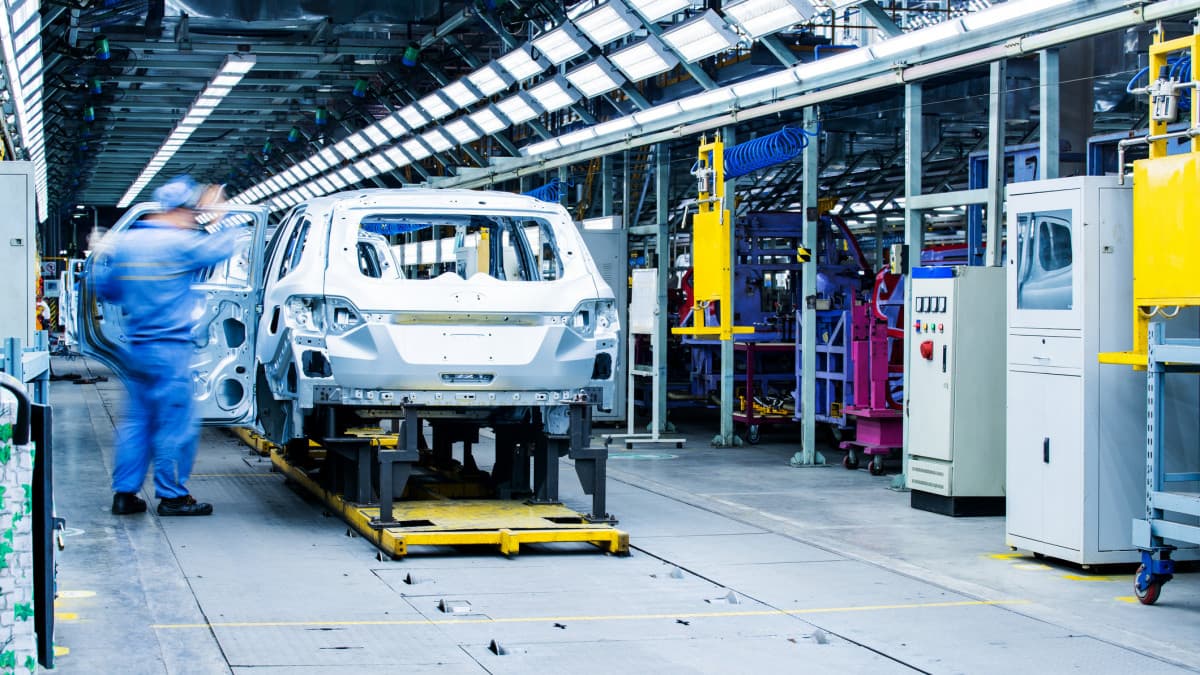 Súlyos döntést hozott a Volkswagen, tízezreket érint