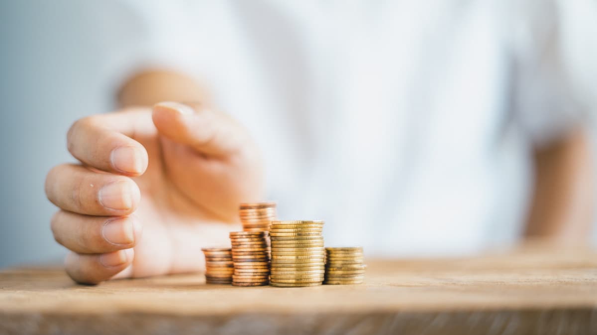 Meglepő fordulat az áraknál, Magyar Péter is reagált
