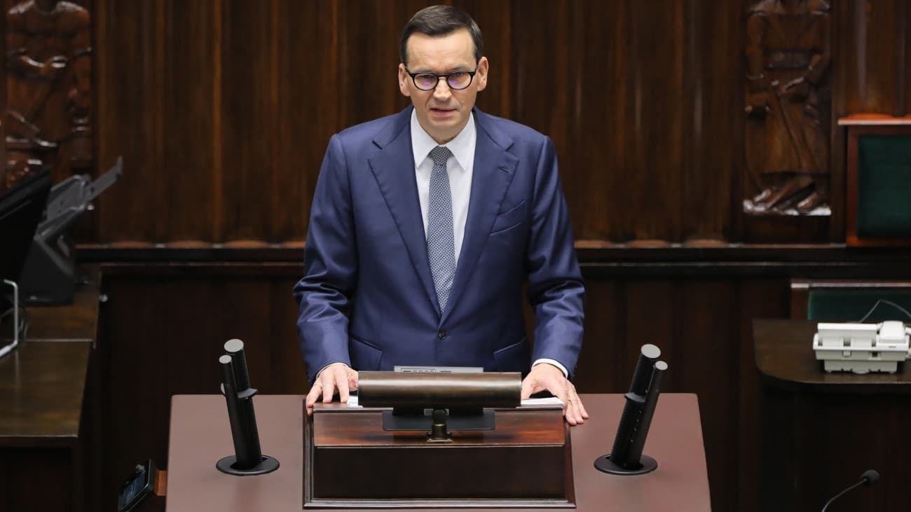 Egy kettészakadt PiS megy neki a lengyel választásoknak, és még nyerhet is – szakértő