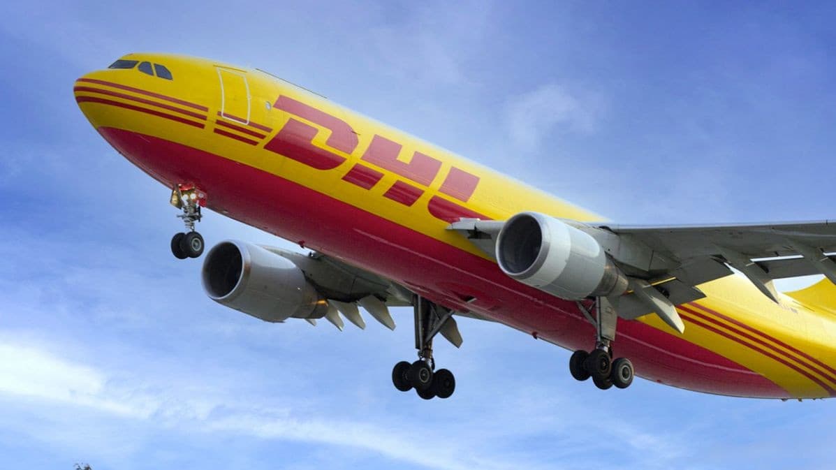Gyújtózsinóros-bombás drónnal ütközött egy gép, akadozott a forgalom a reptéren Lipcsében