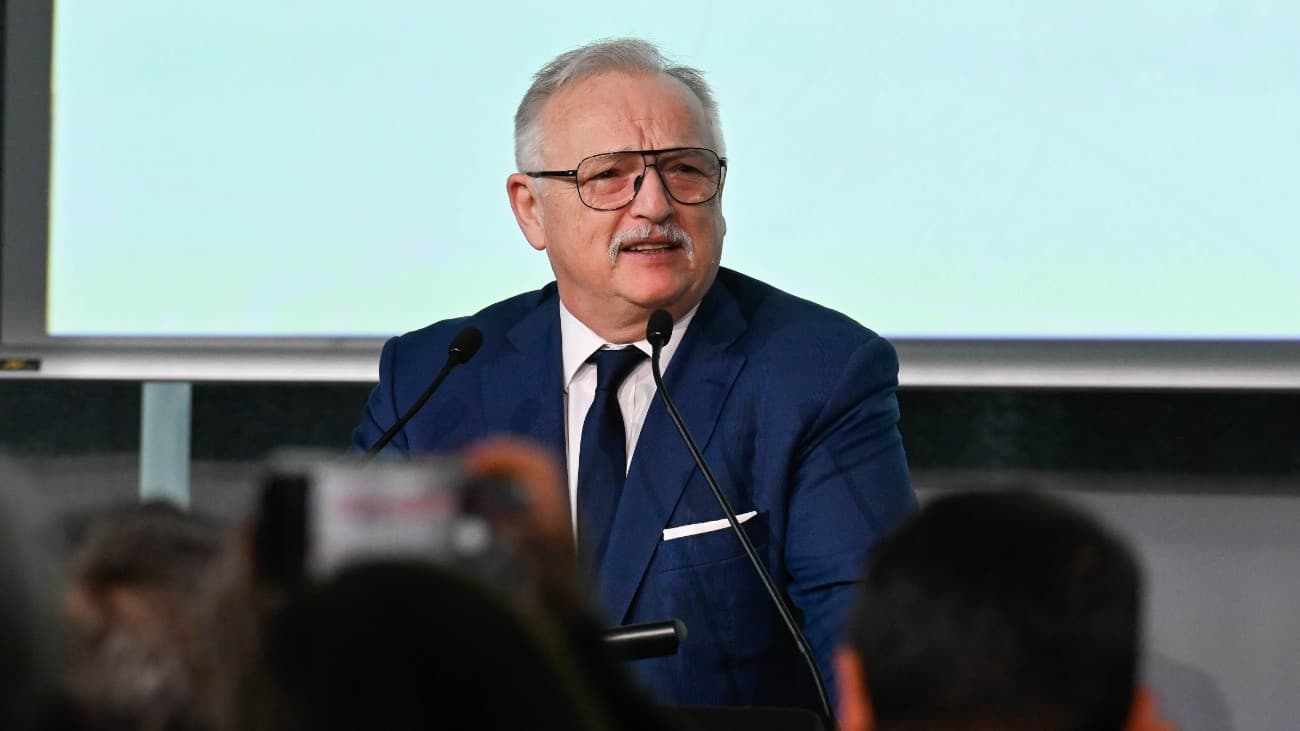 Az üzemanyagár is téma a kormányülésen, berendelték Hernádi Zsolt Mol-vezért is – videó