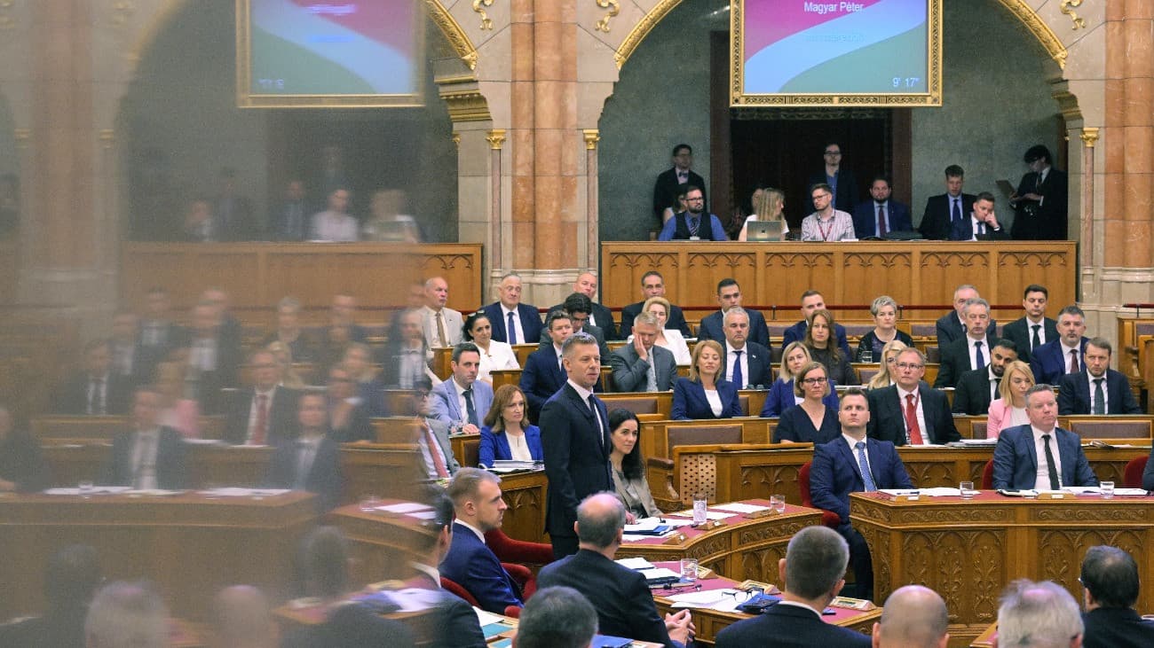 Magyar Péter viszonválasza: „Ezek után mondják, hogy ez Facebook-kormányzás? Egészségükre, és jó étvágyat kívánok!”