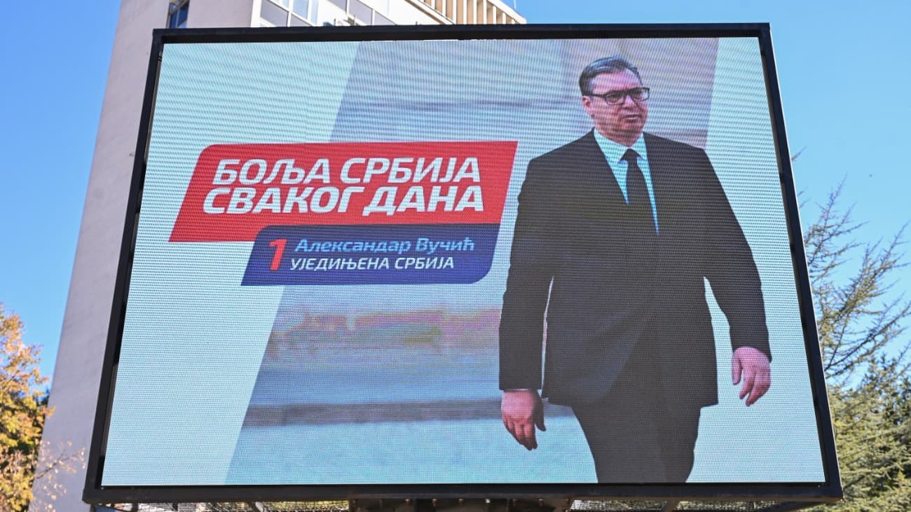 Magas részvétel mellett zajlott Szerbiában a parlamenti választás – a nap hírei