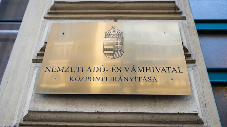 Súlyos büntetést kaphatnak a munkáltatók: szigorú figyelmeztetést adott ki a NAV