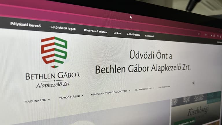 Közérdekű adatigényléséből derült ki, 250 millió forintot szórt ki az Orbán-kormány tengerentúli támogatásokra