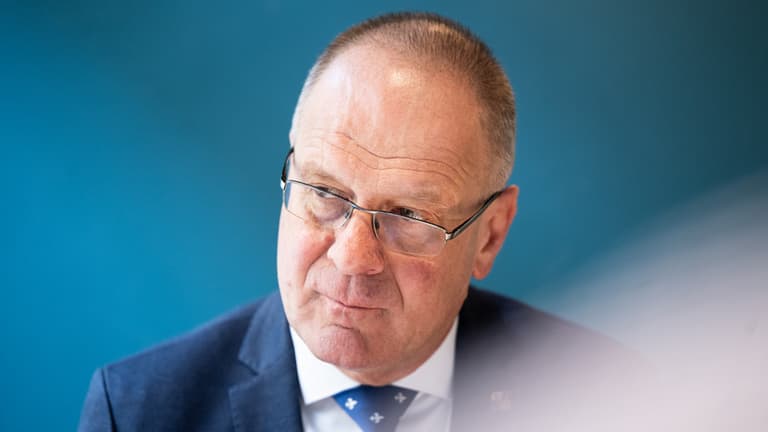 Továbbra is terjed a pusztító szőlőbetegség az országban – Navracsics Tibor is megszólalt az ügyben