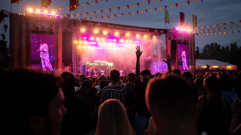 Hundred Sins a STRAND Fesztivál nagyszínpadán mutatja be először vadonatúj show-ját