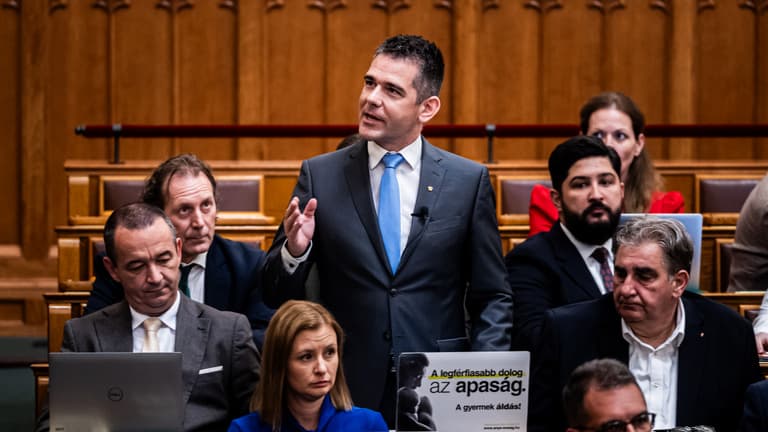 Novák Előd szerint a honvédség „félig-meddig titokban támogatta” a Pride-felvonulást