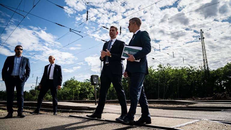 Leköpték Magyar Pétert, videón a jelenet