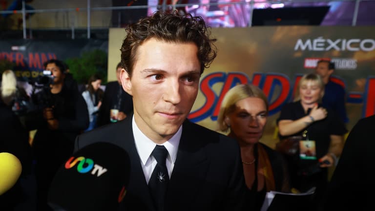 Tom Holland bevallotta, néhány korábbi filmjét nehezére esett reklámozni, mert „sz*rok voltak”