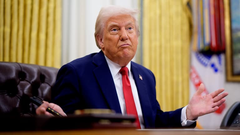 Donald Trump teljesen elszabadult a közösségi oldalán