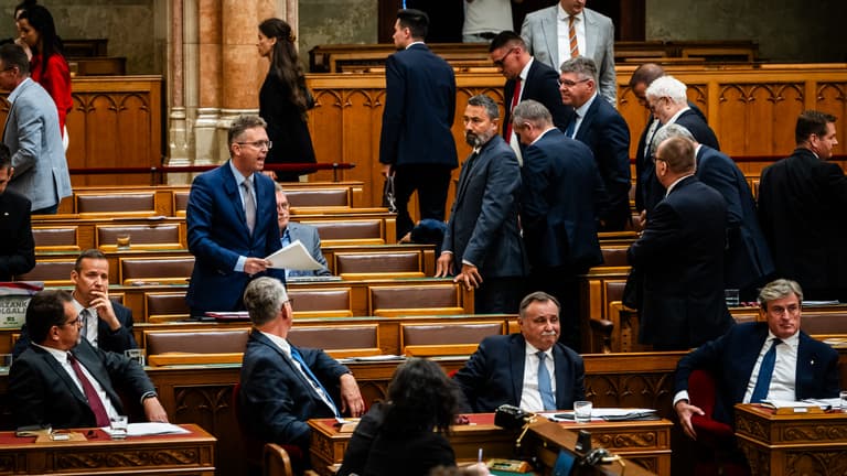 Magyar Péter megvádolta Orbán Viktort, a Fidesz pedig kivonult