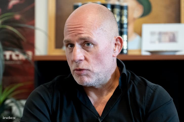 Dopeman párja az esküvőjükről: „Nekem csak annyi volt a kérésem, hogy Orbán Viktor kísérjen az oltárhoz engem”
