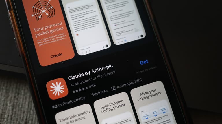 Nyilvánosan kereshetővé váltak a Claude AI felhasználóinak privát beszélgetései