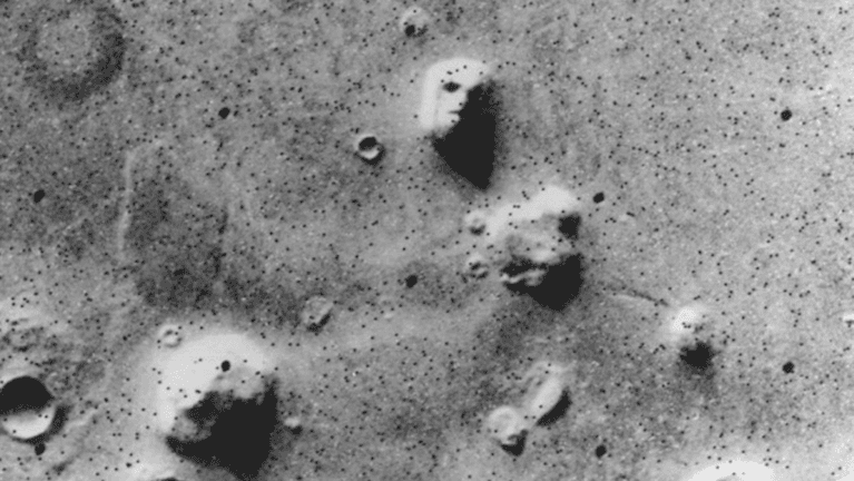 Fél évszázada nem hagyja nyugodni az embereket a Mars felszínén megjelenő arc