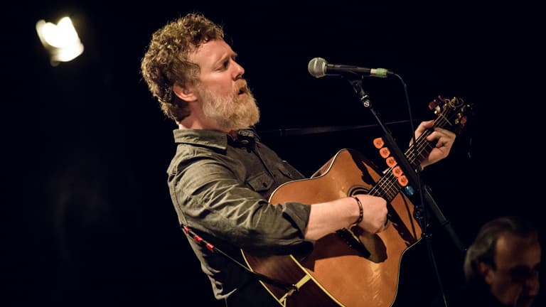 Motorbalesetben meghalt Glen Hansard