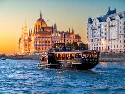 Utazz a reformkorba a Kisfaludy és a Hableány történelmi lapátkerekes gőzhajók fedélzetén!