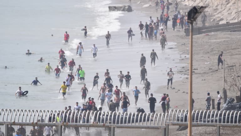 Migrációs krízis alakult ki egy spanyol városban, azonnali intézkedésekbe kezd a kormány