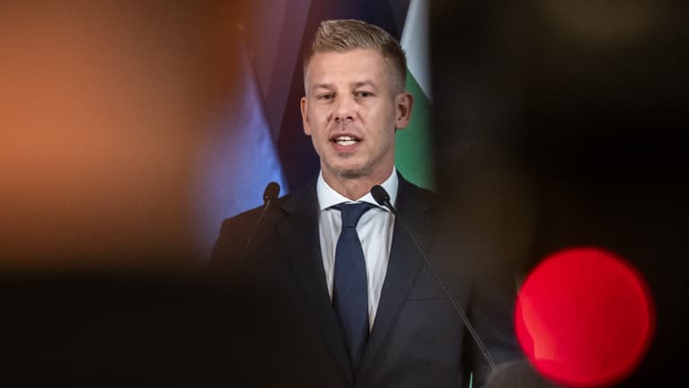 Rendkívüli bejelentést tesz Magyar Péter az energiaellátással kapcsolatban a Dunamenti Erőműnél - Rendkívüli bejelentést tesz Magyar Péter az energiaellátással kapcsolatban a Dunamenti Erőműnél