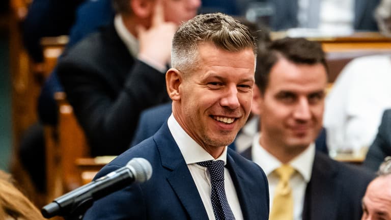 Korábban tehetséges porszívóügynöknek nevezte Magyar Pétert, most sem kímélte a miniszterelnököt Fiala János