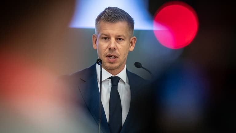 Magyar Péter: Paks utolsó turbinája még üzemel