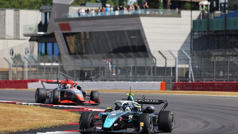 Molnár Martin újabb dobogója után már második a brit Formula–3-ban