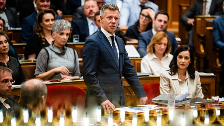 Itt a Tisza első száz napjának mérlege, elképesztő összegeket emlegetnek