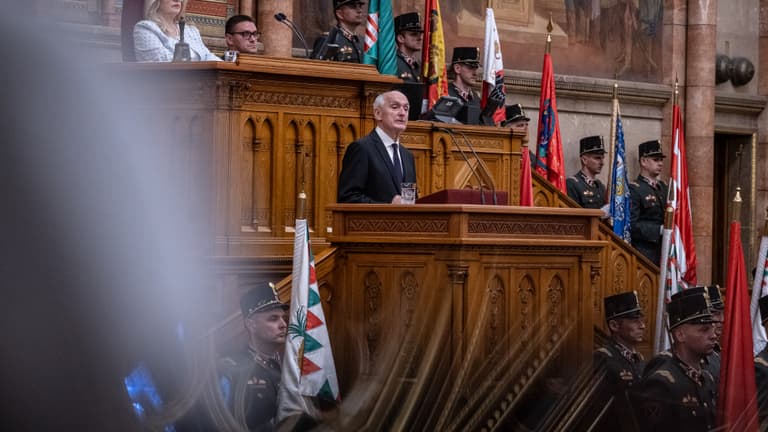 Baka András már az első beszédével kemény üzenetet küldött a Tisza Pártnak