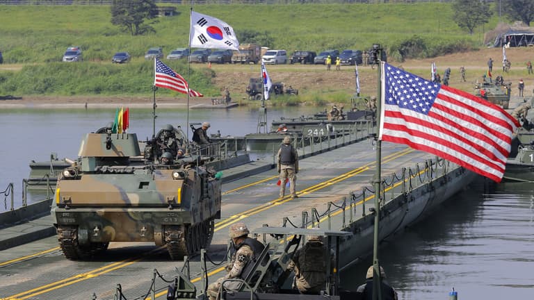 Észak-Korea nyílt fenyegetést küldött, háborús főpróbának tartják az amerikai akciót