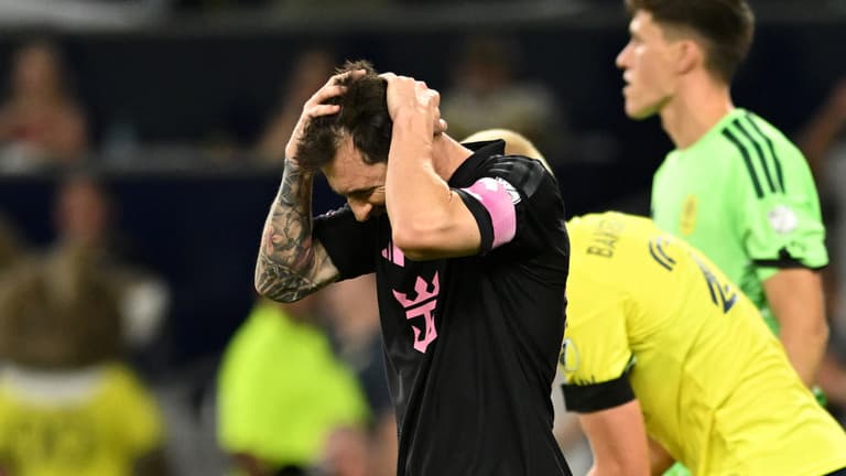 Lionel Messi elátkozott meccse: kihagyott büntető, kapufák, súlyos vereség