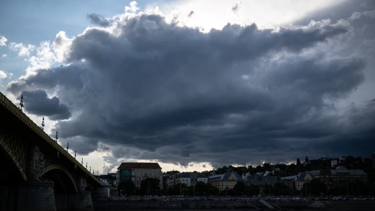 Lecsap a vihar csütörtökön: három vármegyére adtak ki figyelmeztetést