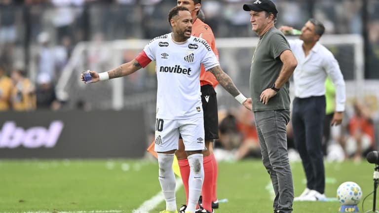 Megsérült Neymarék kapusa, mégis a brazil támadónak kellett elhagynia a pályát