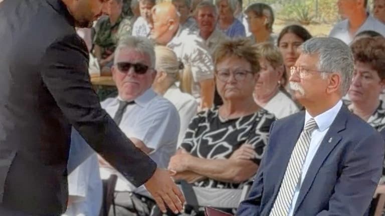 „Ennél több méltóságot várnánk” – Kőszegi Krisztián szerint Kövér László nem volt hajlandó kezet fogni vele