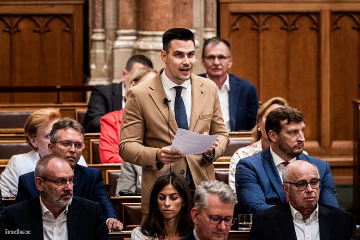 Magyar Péter Szűcs Gábornak: Megafonosként közbeszerzések tisztaságáról beszélni sokkoló, izgató dolog lehet