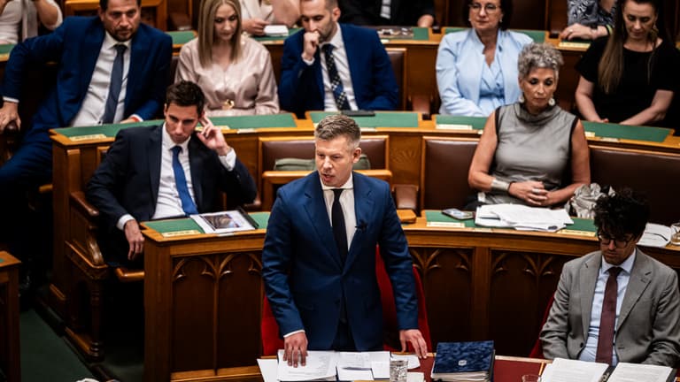 Eddigi legkritikusabb döntése előtt áll a Tisza-frakció, Magyar Péter nagy ígérete forog kockán