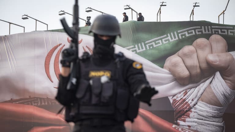 Hadüzenet Washingtonnak: Irán átfogó támadással fenyeget egy izraeli akció miatt