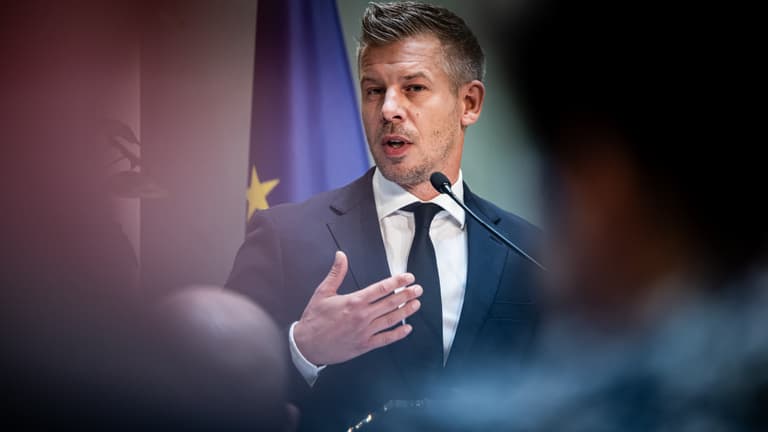 Magyar Péter meglepő bejelentést tett a fizetéséről