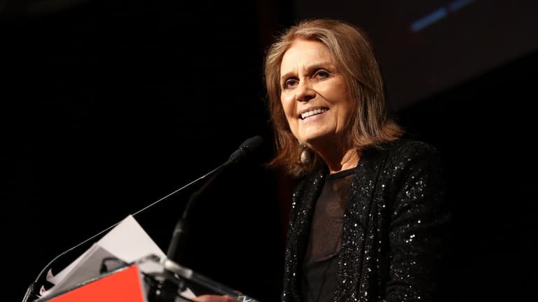 Meghalt Gloria Steinem, a modern amerikai feminizmus ikonikus alakja