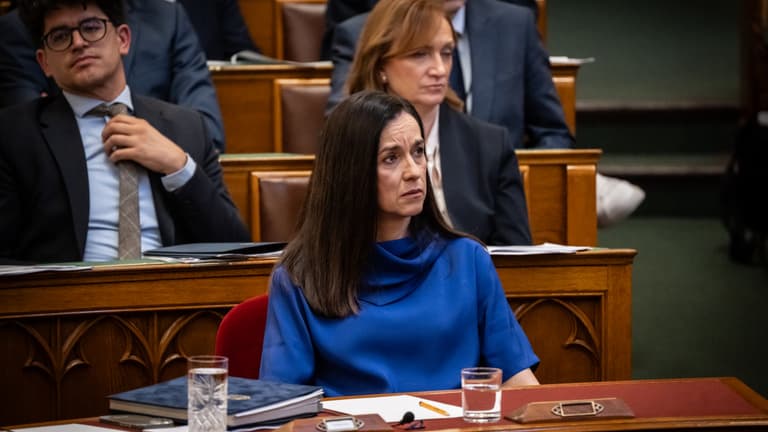 Rendkívüli döntést hozott a Tisza-kormány a spanyolokat sújtó migránsáradat miatt