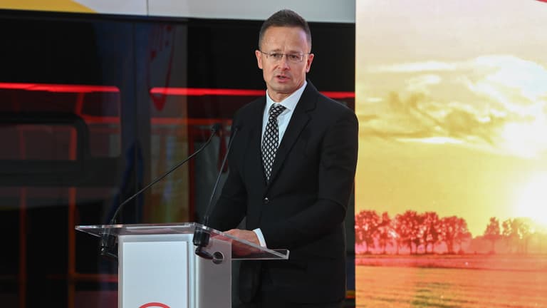 Vizsgálatot indít a nemzetbiztonsági bizottság Szijjártó Péter BYD-s munkája miatt