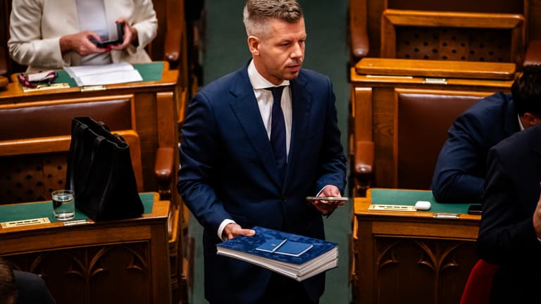 Magyar Péter Orbán Viktort idézve reagált Matolcsy György őrizetbe vételére