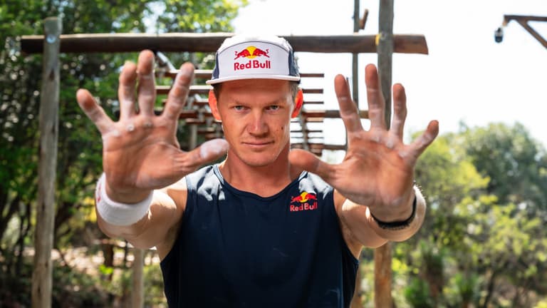Élőben az Indexen: őrült világrekordot döntene a dél-afrikai extrémsportoló