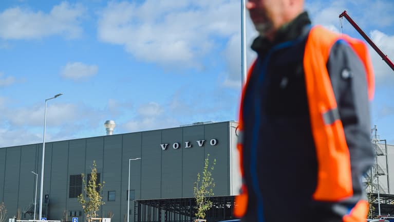Mélyponton a Volvo, 333 millió eurós veszteség és tömeges leépítés az autógyárnál