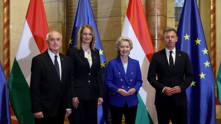 Von der Leyen megérkezett a parlamentbe, ünnepi beszédet mondanak Magyar Péterrel