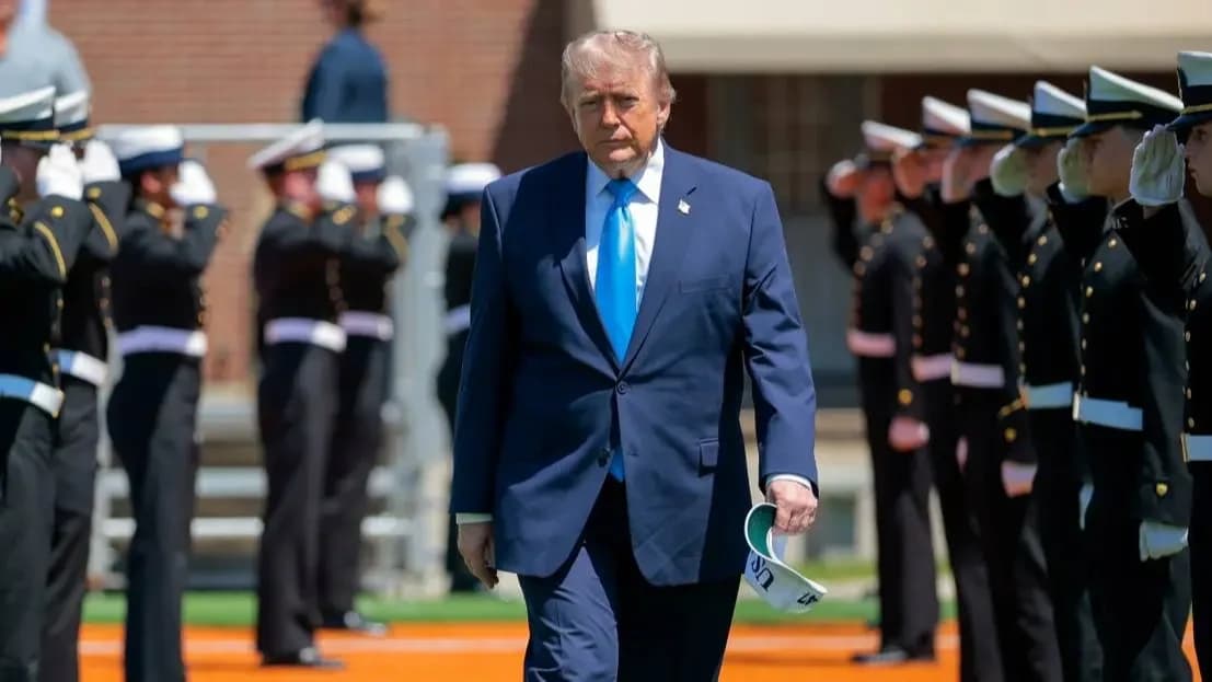 Trump újabb szankciókkal és büntetővámokkal sújtaná Iránt