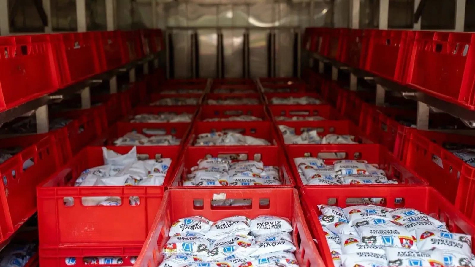 A Pride vízellátását biztosító Magyar Honvédség megtagadta ugyanezt a Családi Büszkeség Menetétől