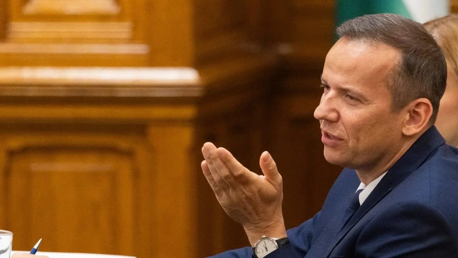 Toroczkai: Nem maradunk tétlenek, mikor a szemünk előtt számolják fel a demokrácia és a jogállam maradékát!