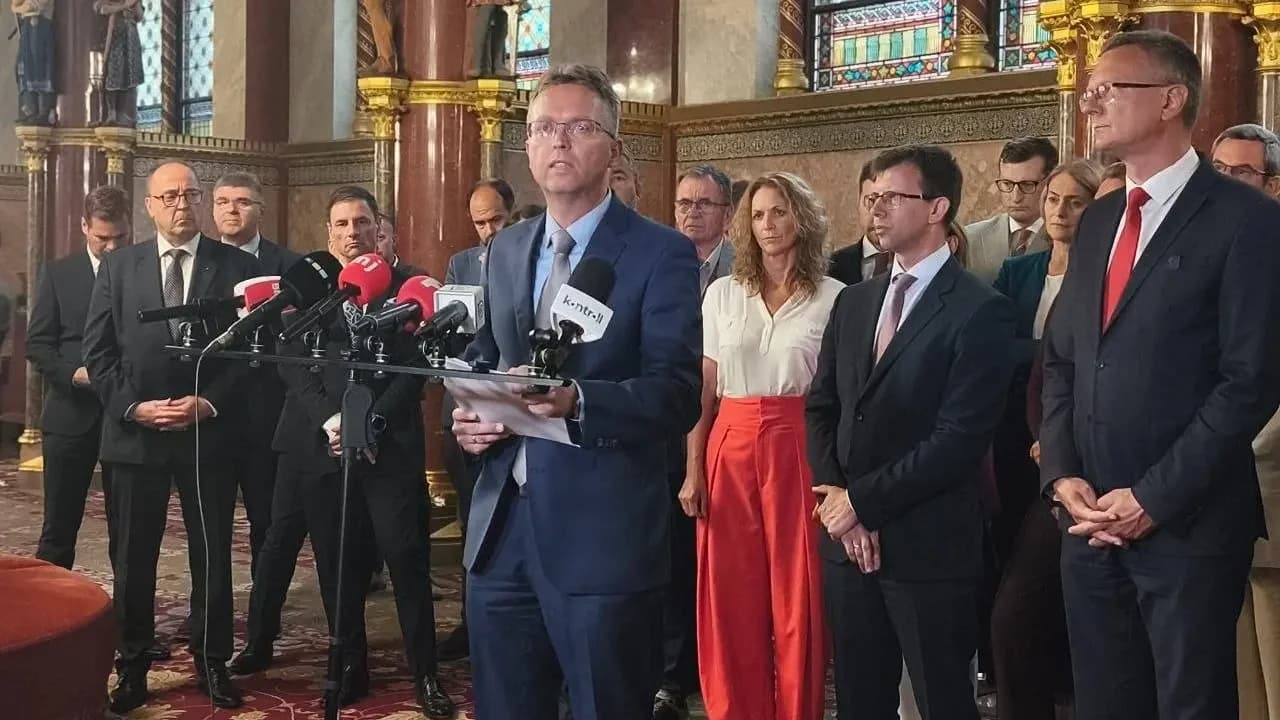 Kivonult a Fidesz és a KDNP a parlamenti ülésről
