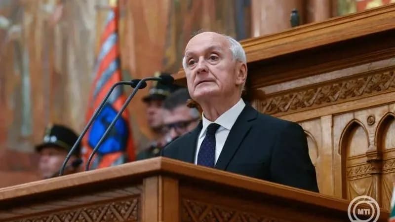 Baka András ma hivatalba lép köztársasági elnökként